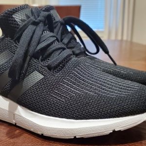 Adidas Swift Run 'Carbon' Carbon/Core Black